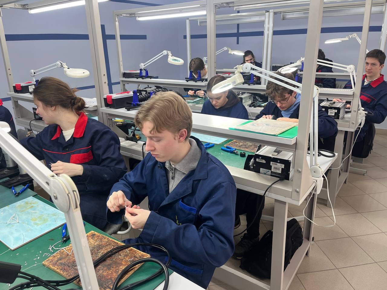 On February 18, 2026, a group of the “Belarusian National Technical University” of the Faculty of Engineering and Pedagogy arrived for practice at the competence center as part of network training!