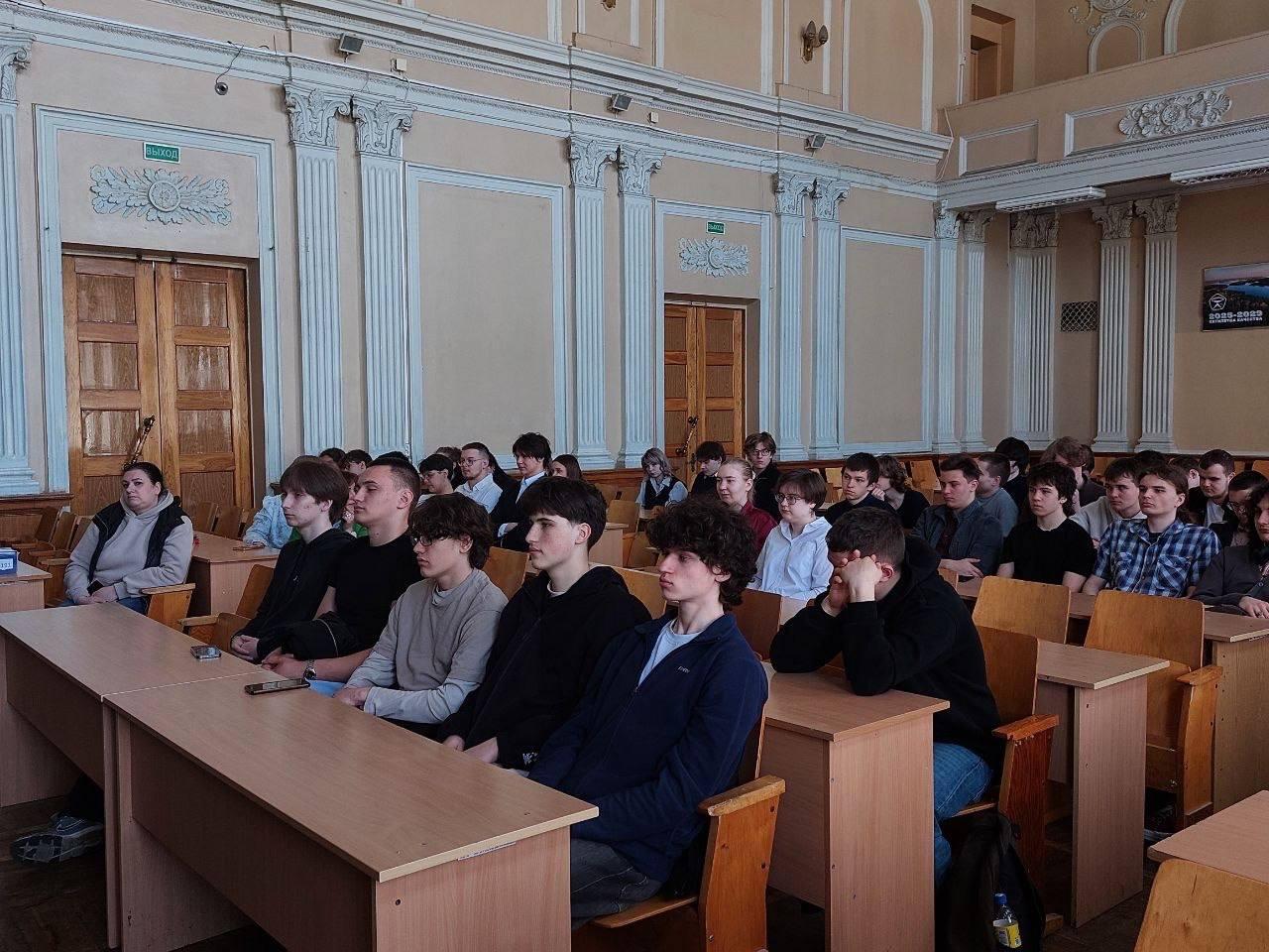 Адбылася сустрэча навучэнцаў спецыяльнасцей ТЭСВТ, ТЭЭУ, ПЭУ з прадстаўнікамі арганізацый заказчыкаў кадраў