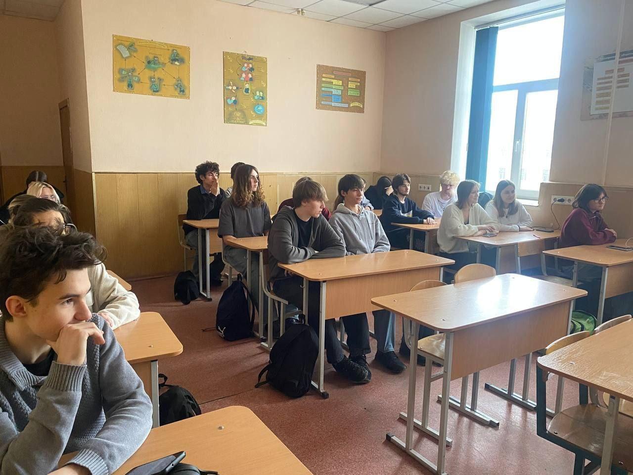 У рамках куратарскіх гадзін навучэнцы прынялі ўдзел ва ўроку, прысвечаным паўтарэнню правілаў бяспечных паводзін зімой