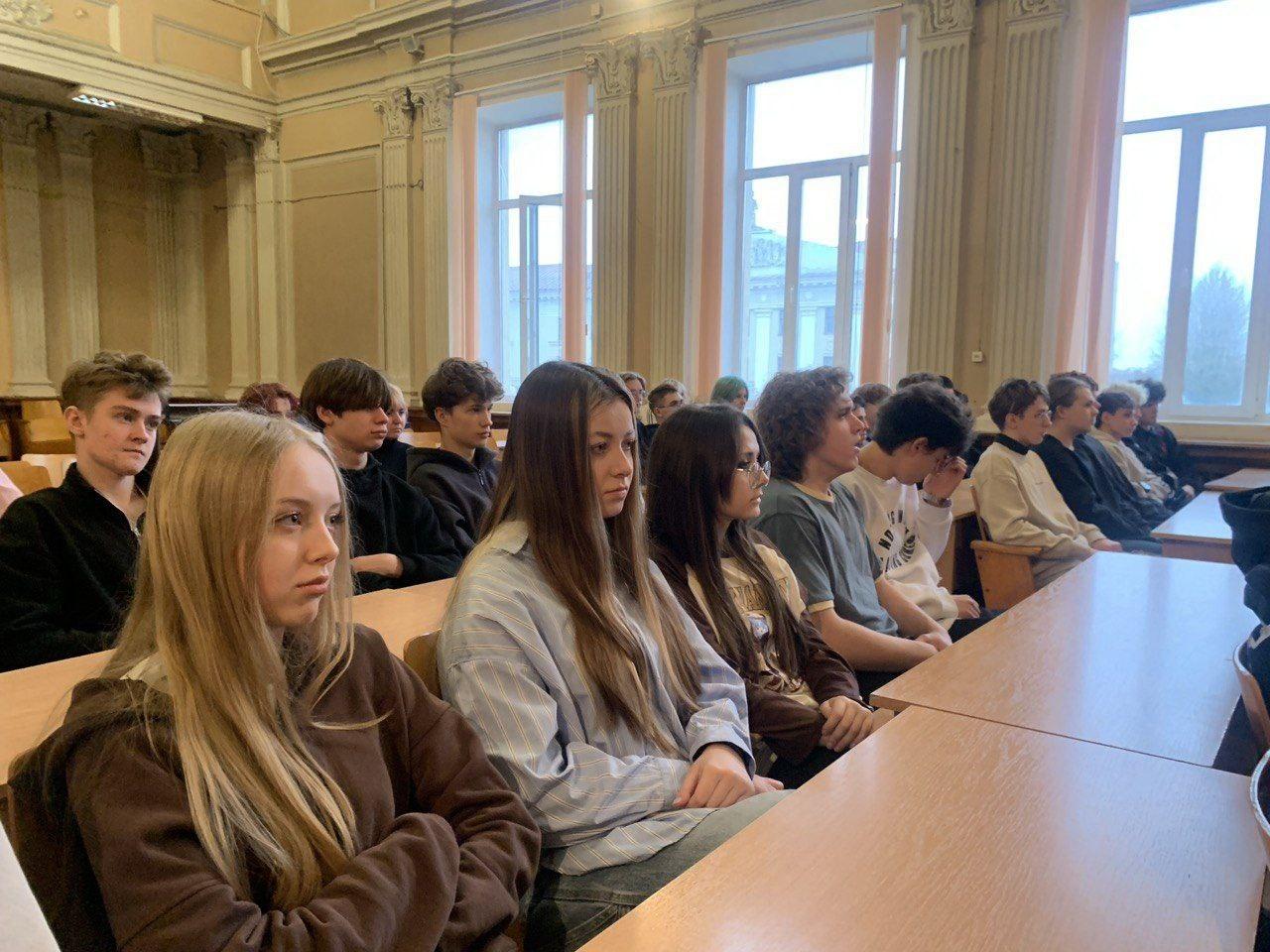 Прошла встреча заместителя прокурора Советского района г. Минска Дмитрия Клебанова с учащимися колледжа