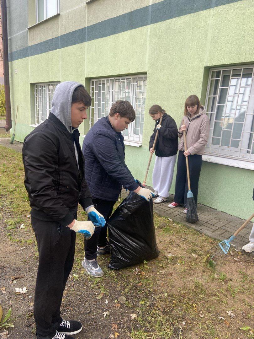 Учащиеся Минского радиотехнического колледжа продолжают активно поддерживать порядок в Минске