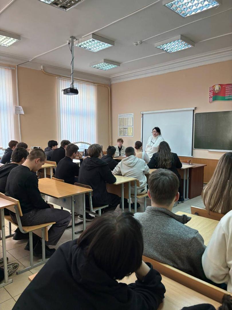 Сустрэча з выпускнікамі і лекцыя па мікраэлектроніцы