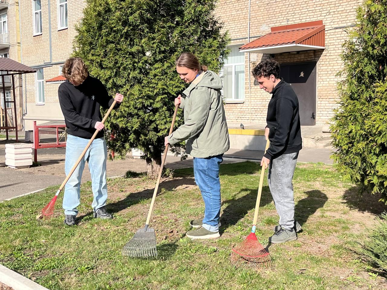 Traditions don't change 🧹