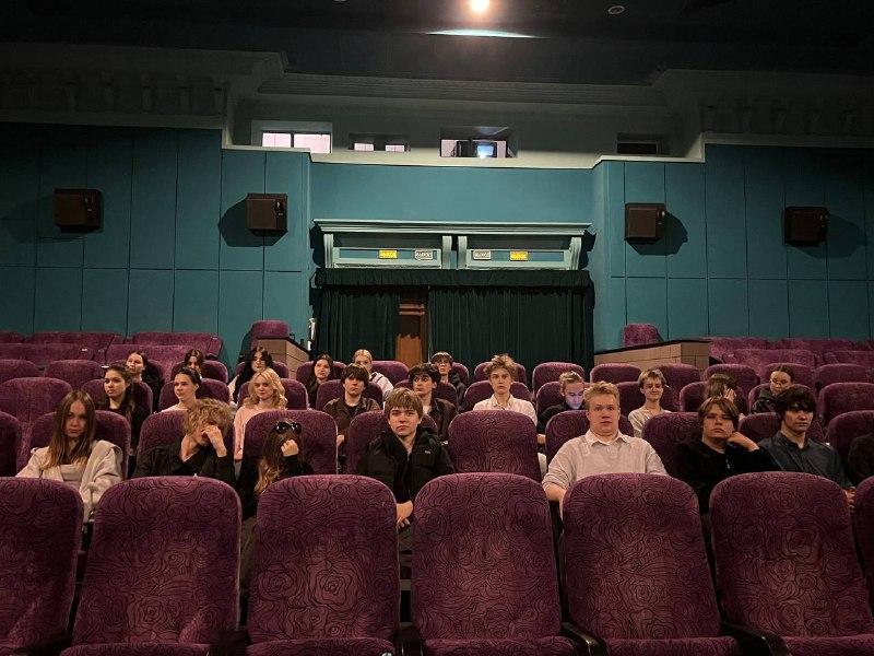 Навучэнцы Мінскага радыётэхнічнага каледжа сталі гледачамі новага беларускага фільма "Адно на дваіх"
