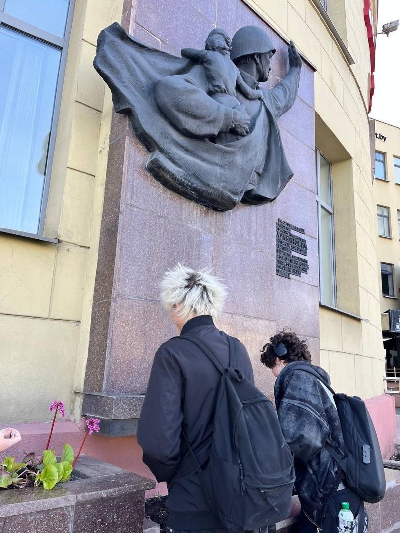 Учащиеся группы 5к9591 навели порядок у мемориальной доски Трифону Андреевичу Лукьяновичу