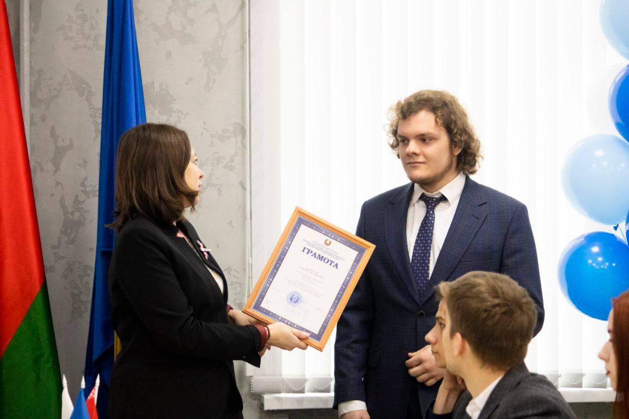 Урачыстая цырымонія ўручэння дыпломаў выпускнікам вучэбнай групы 0К9291 па спецыяльнасці «Праграмуемыя мабільныя сістэмы»