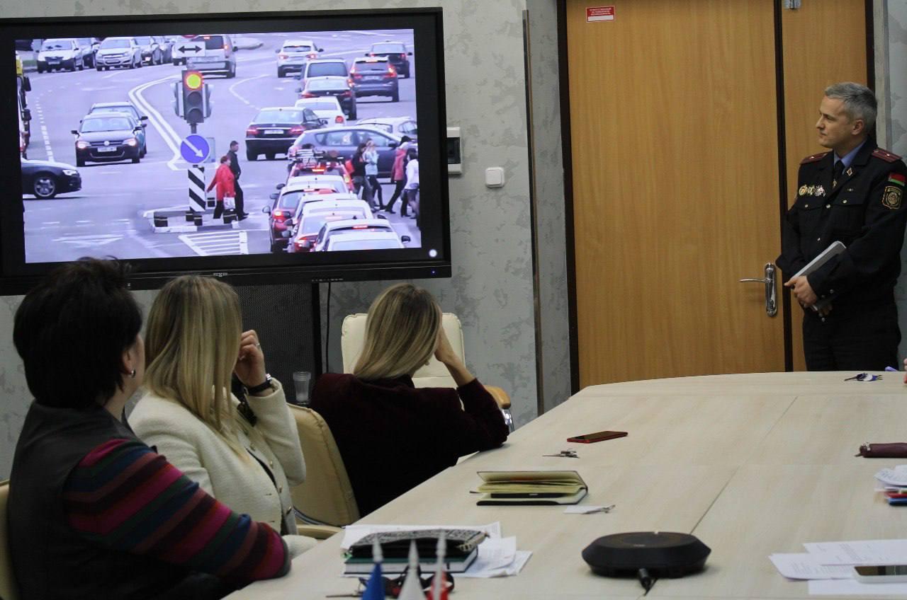 Meeting of college employees with state traffic inspectors of the technical supervision of the traffic police of the Central Internal Affairs Directorate