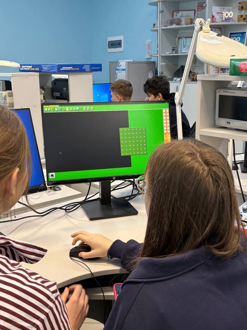 Сегодня прошёл мастер-класс «Электроника»