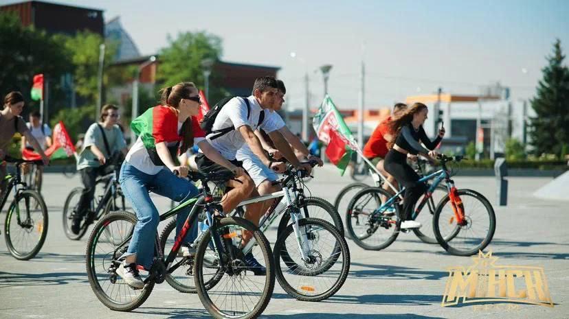 Youth bike ride “Under the flag of unity and independence”