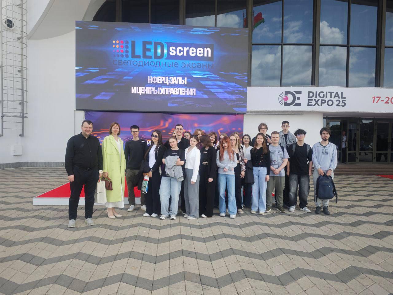 Students 3K9392 visited the Digital Expo Tibo 2025 exhibition
