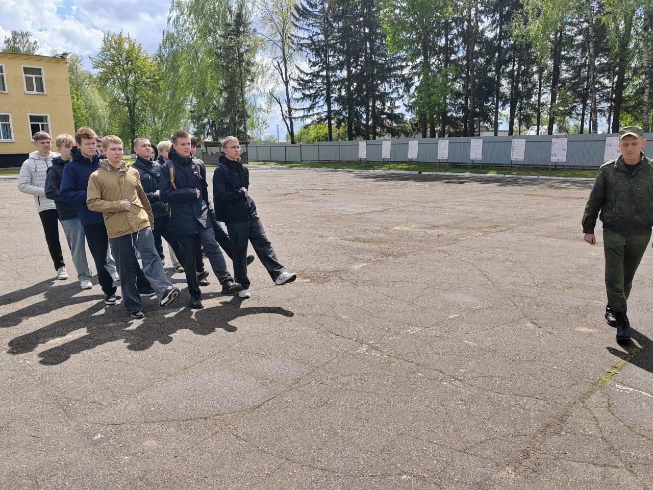 Учащиеся посетили 49-ю радиотехническую бригаду